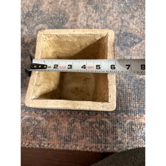 Unique planter has a beige concrete look - Picture 6 of 7